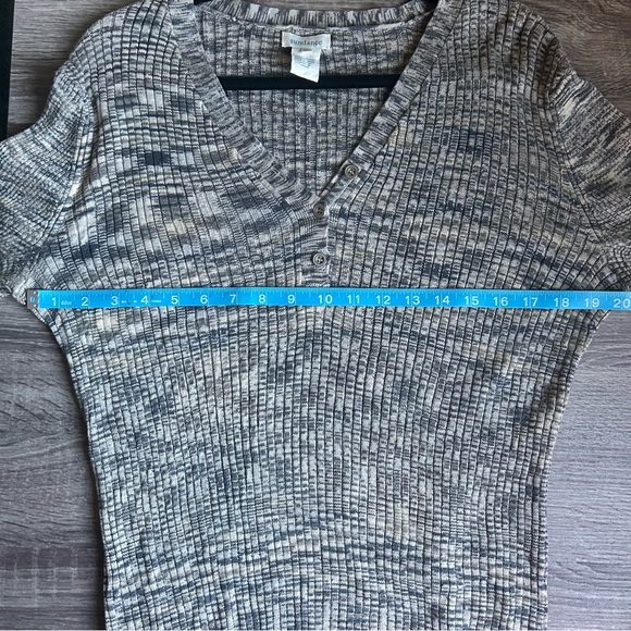 Sundance Ribbed Henley Long Sleeve Top
Size: XL - Picture 5 of 5